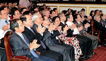 กิจกรรมต่างๆเพื่อรำลึกครบรอบ 122 ปีวันคล้ายวันเกิดของประธานโฮจิมินห์